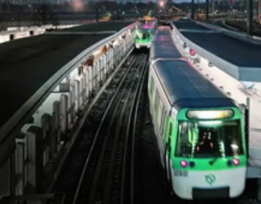 PLATFORM DOOR SYSTEM WITH EMERGENCY EXIT