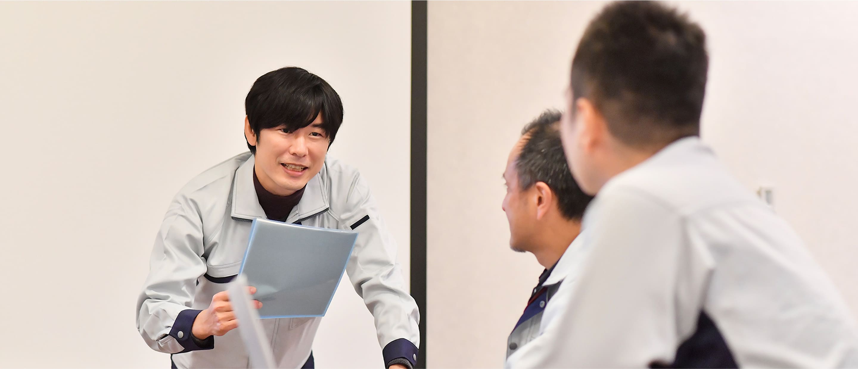 現在の仕事 評価業務の経験を活かし、開発評価からメーカーへの提案まで幅広い業務に関わる